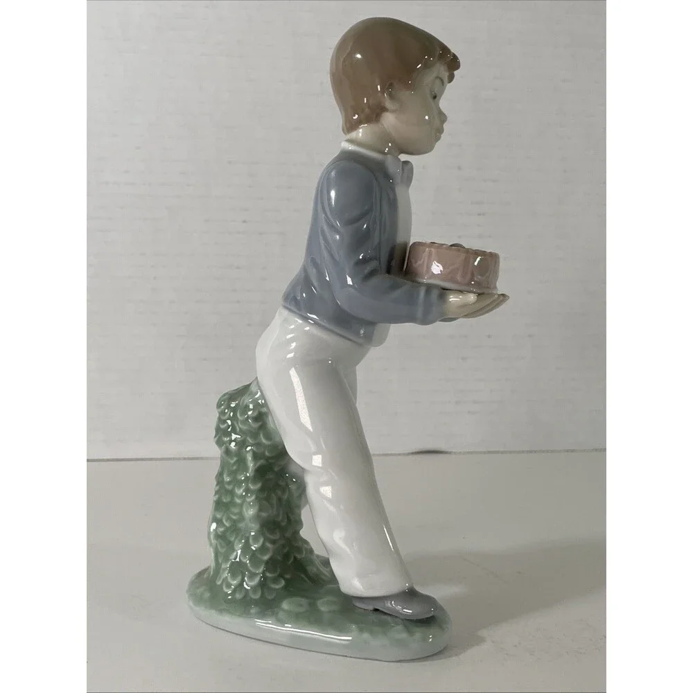 Vintage Lladro Nao #1131 Boy with Cake 1990 Spain 8
